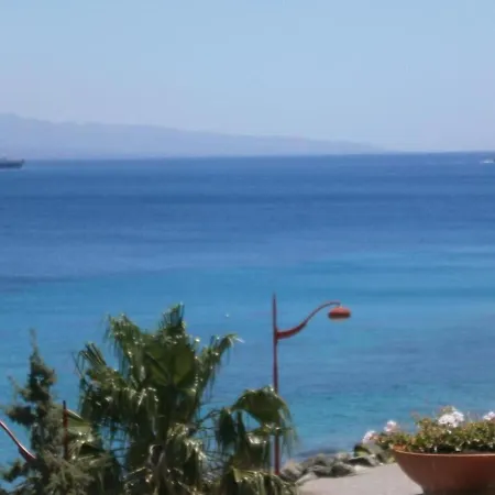 Blue Eden Strait Appartamento *
